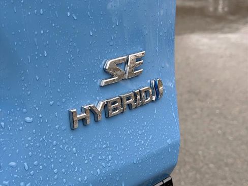 Used 2024 Toyota RAV4 SE w/ Convenience Package image 26