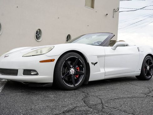 Used 2006 Chevrolet Corvette Convertible w/ Preferred Equipment Group RWD image 14