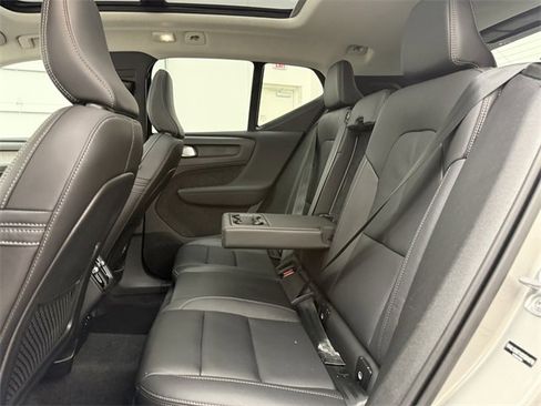 Certified 2025 Volvo XC40 B5 Plus image 24