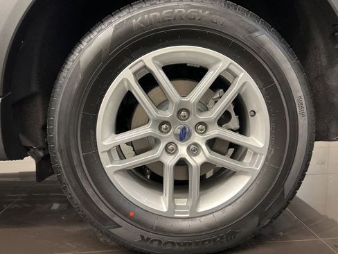 New 2026 Ford Explorer Active image 7