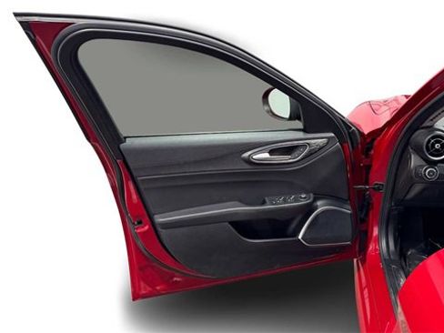 Used 2019 Alfa Romeo Giulia w/ Quick Order Package 22K Sport image 10