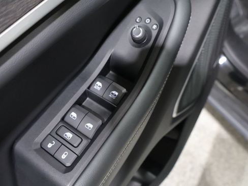 Used 2021 Jeep Grand Cherokee L Limited AWD/4WD image 12