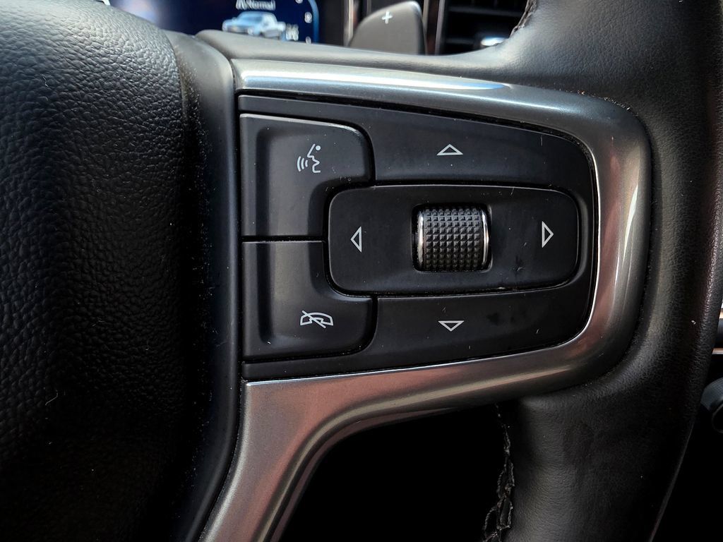 Used 2025 Chevrolet Silverado 1500 LT AWD/4WD image 28