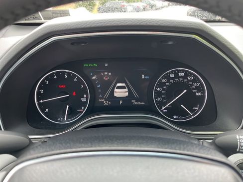 Used 2019 Toyota Avalon Limited w/ Advanced Safety Package image 17