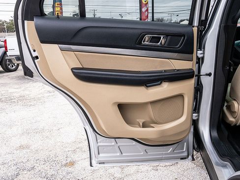 Used 2016 Ford Explorer FWD image 11