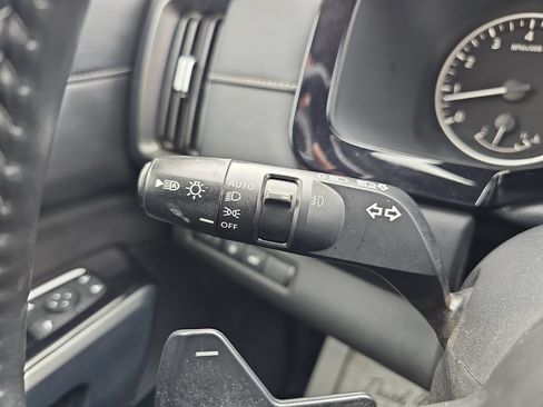 Used 2023 Nissan Pathfinder SL w/ SL Premium Package FWD image 36