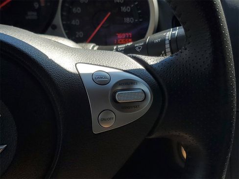 Certified 2017 Nissan 370Z Coupe image 18