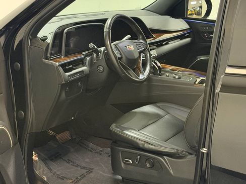 Used 2023 Cadillac Escalade ESV Luxury AWD/4WD image 8