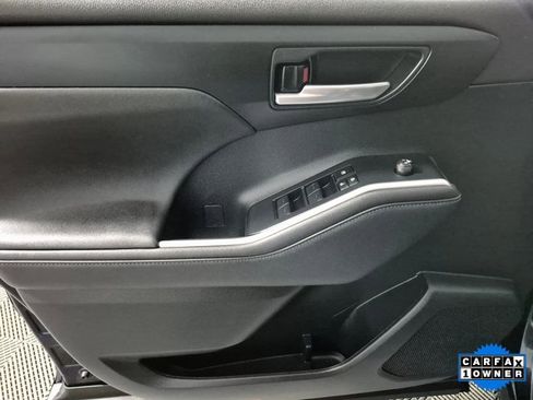 Used 2023 Toyota Highlander XLE image 17