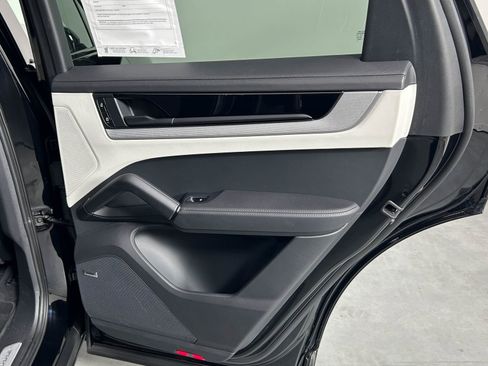 Certified 2024 Porsche Cayenne S image 25