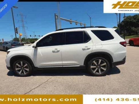Used 2025 Honda Pilot Touring image 5
