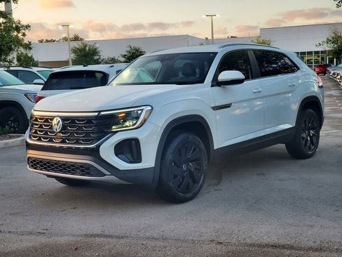 New 2026 Volkswagen Atlas Cross Sport SE FWD image 3