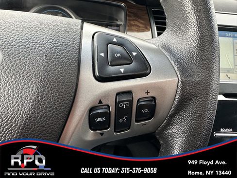 Used 2018 Ford Taurus Limited image 22