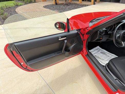 Used 2007 MAZDA MX-5 Miata Touring RWD image 10