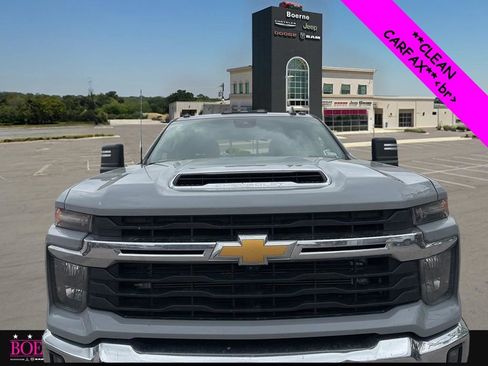 Used 2024 Chevrolet Silverado 2500 LT w/ Texas Edition image 5