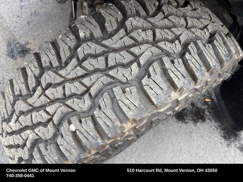 Used 2017 Jeep Wrangler Unlimited Rubicon w/ Cold Weather Group image 27