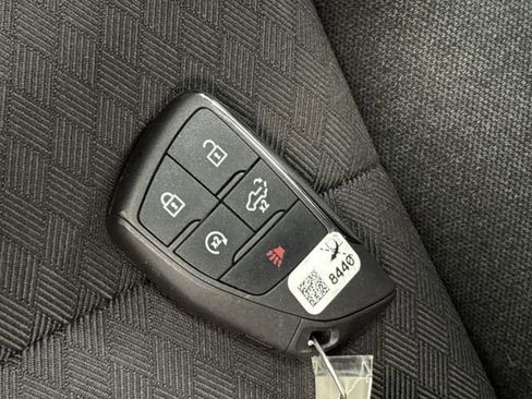 Used 2024 GMC Sierra 1500 Elevation image 28