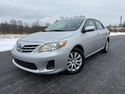 Used 2013 Toyota Corolla LE image 1