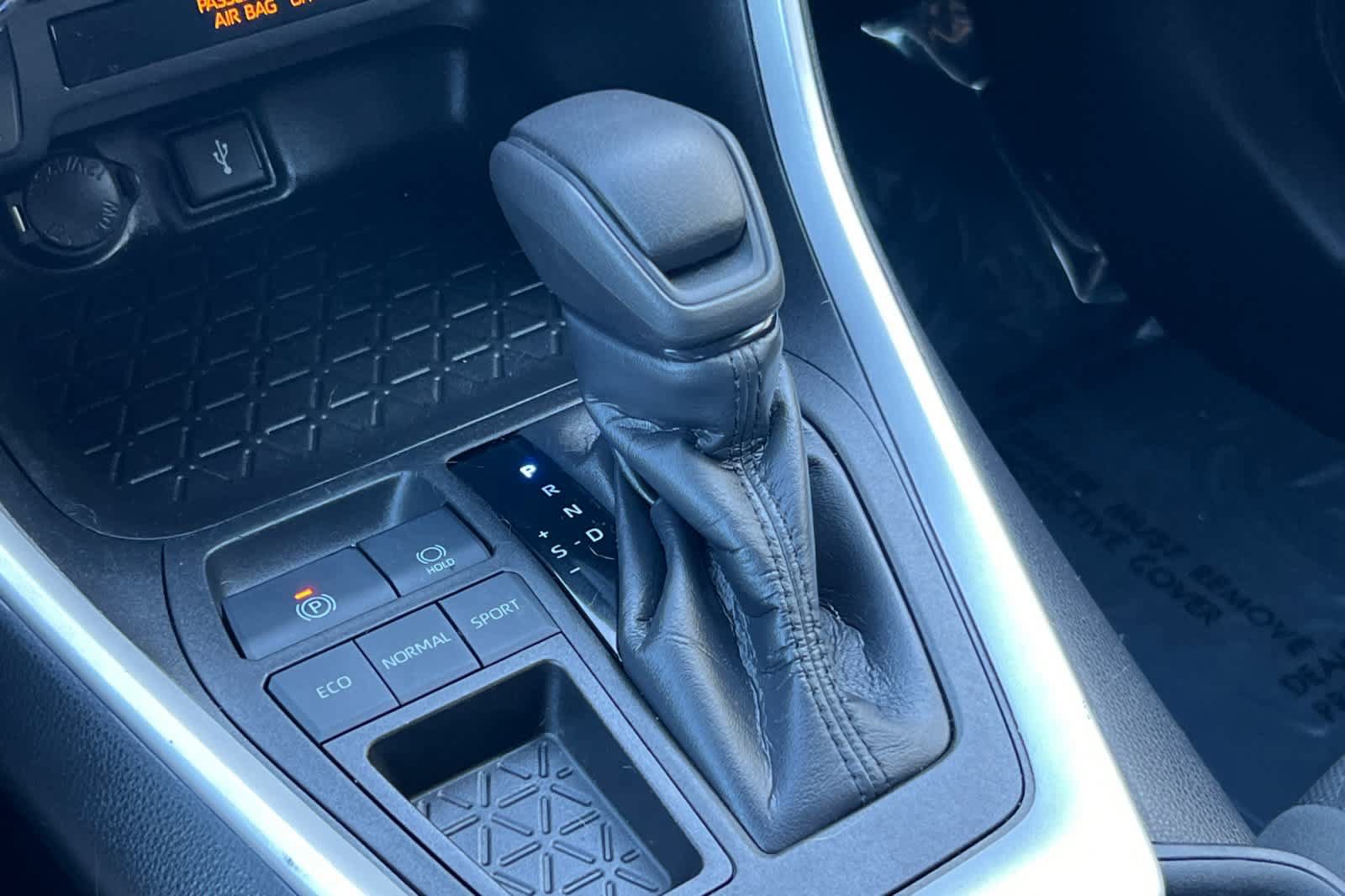 Certified 2021 Toyota RAV4 XLE FWD image 23