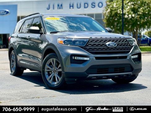 Used 2021 Ford Explorer XLT w/ Equipment Group 202A RWD image 1