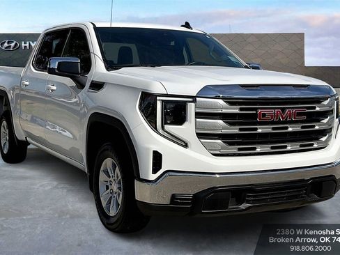 Used 2024 GMC Sierra 1500 SLE image 2