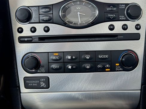 Used 2014 INFINITI Q60 Convertible w/ Premium Package image 17