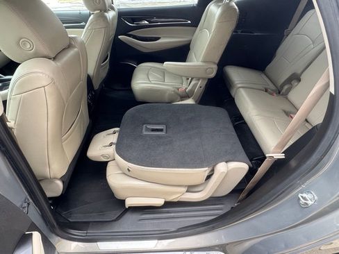 Used 2018 Buick Enclave Essence image 41