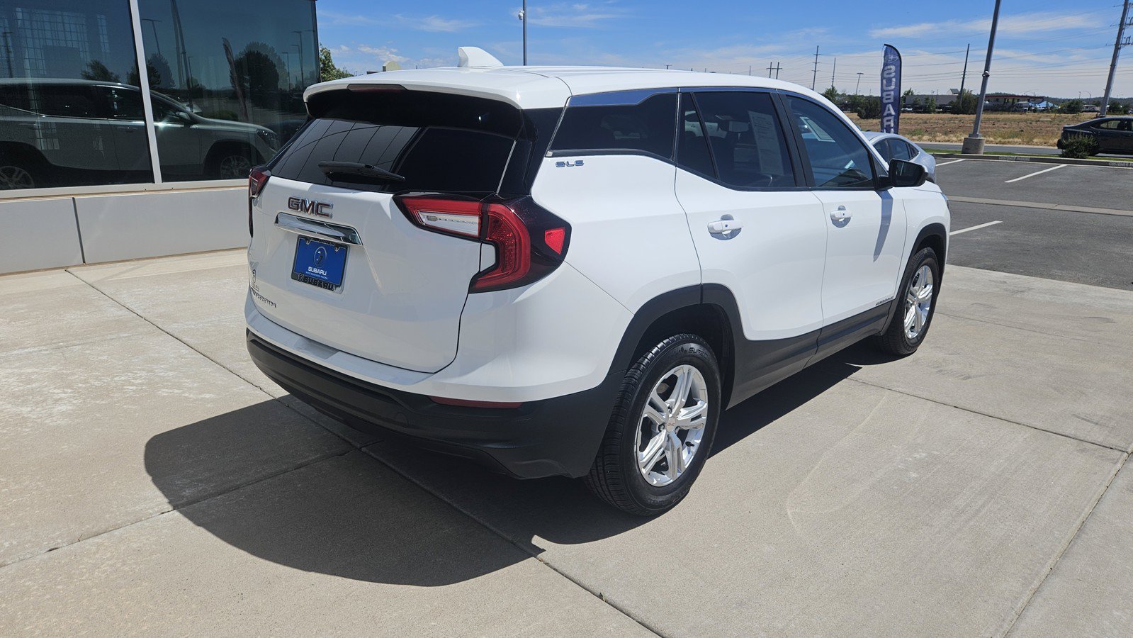 Used 2024 GMC Terrain SLE FWD image 5