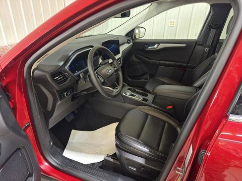 Certified 2023 Ford Escape Platinum FWD image 2