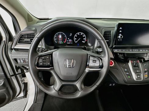 Certified 2025 Honda Odyssey EX-L image 13