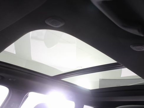 New 2025 Jeep Grand Cherokee Limited image 11