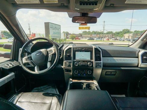 Used 2018 Ford F250 Lariat w/ Lariat Ultimate Package AWD/4WD image 16