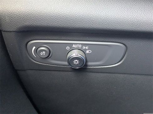 Used 2021 Buick Envision Essence w/ Sport Touring Package image 28