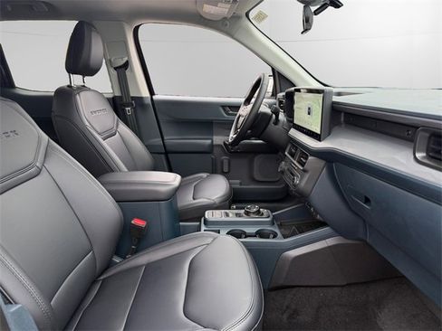 New 2025 Ford Maverick Lariat w/ Black Appearance Package image 15