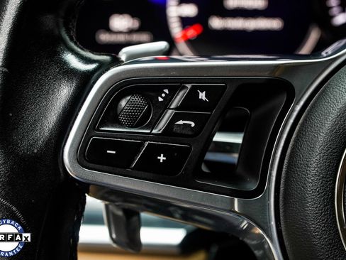 Used 2018 Porsche Panamera image 31
