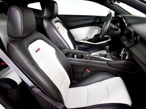 Used 2017 Chevrolet Camaro SS w/ LPO, Ground Effects Package image 38