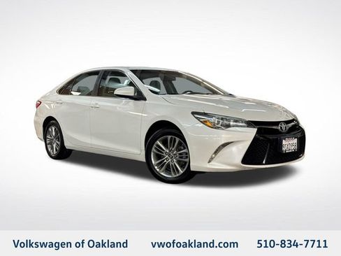 Used 2017 Toyota Camry XLE FWD image 1