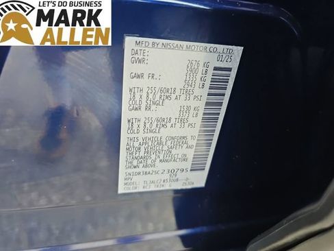 Used 2025 Nissan Pathfinder SV FWD image 33