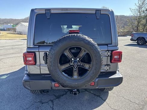 Used 2021 Jeep Wrangler Unlimited Sahara image 5