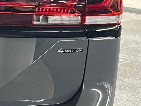 Certified 2025 Volkswagen Atlas Peak Edition SE AWD/4WD image 37