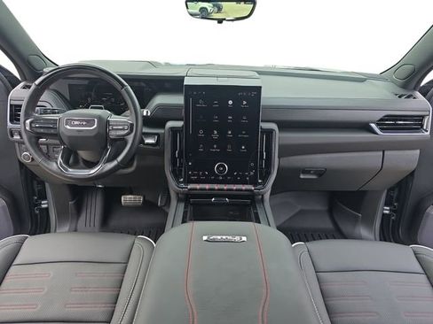 Used 2025 GMC Yukon XL AT4 Ultimate image 9