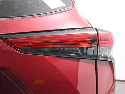 Used 2022 Toyota Highlander Platinum AWD/4WD image 13