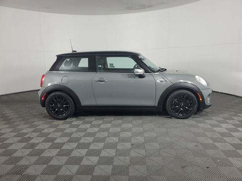 Used 2015 MINI Cooper 2-Door Hardtop image 3