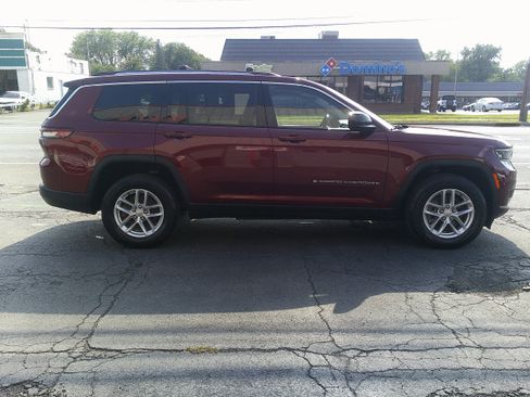 Used 2022 Jeep Grand Cherokee L Laredo w/ Luxury Tech Group I AWD/4WD image 7