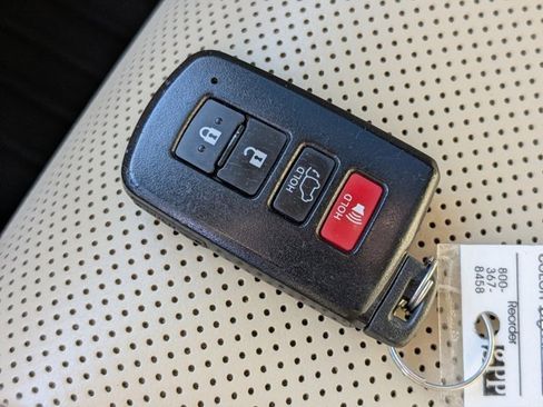 Used 2016 Toyota Highlander Limited image 30