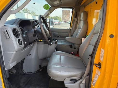 Used 2019 Ford E-350 and Econoline 350 Super Duty RWD image 20