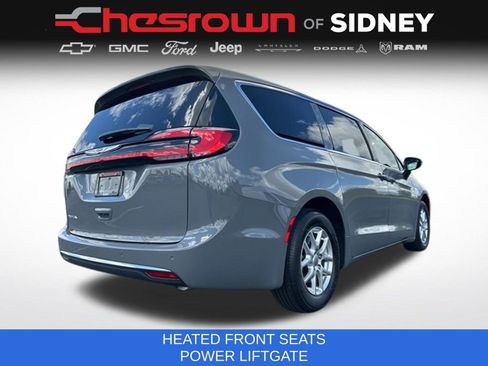 Used 2025 Chrysler Pacifica Select FWD image 12