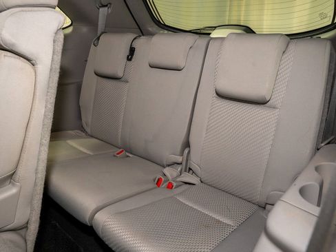 Used 2018 Toyota Highlander LE image 9