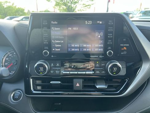 Used 2022 Toyota Highlander LE image 26