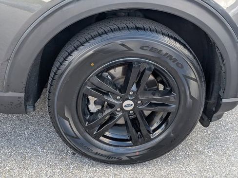 Used 2020 Ford Explorer XLT w/ Comfort Package image 17